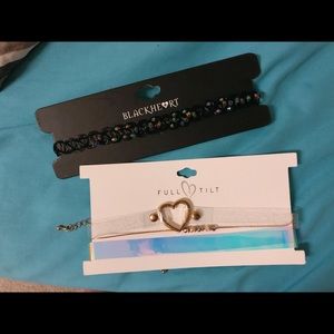 2 sets of chokers